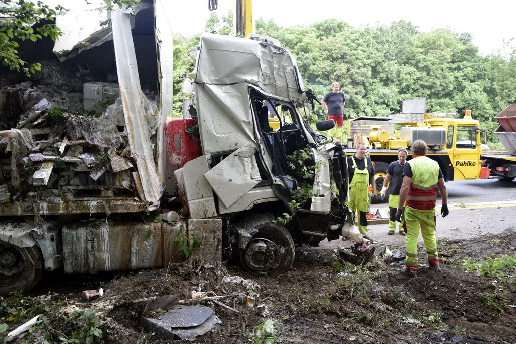 Schwerer VU A 3 Rich Oberhausen Hoehe AK Leverkusen P609.JPG - Miklos Laubert